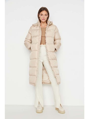 trendyol Wintermantel crème
