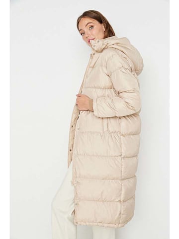 trendyol Wintermantel in Creme