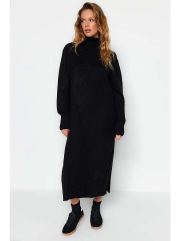 trendyol Kleid in Schwarz