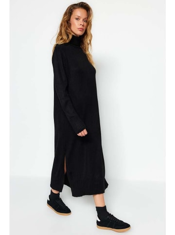trendyol Kleid in Schwarz