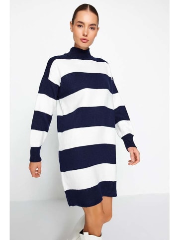 trendyol Kleid in Dunkelblau/ Weiß