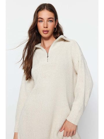 trendyol Kleid in Creme