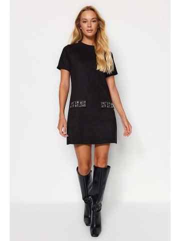trendyol Kleid in Schwarz