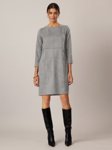 APART Kleid in Grau