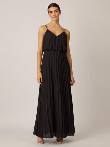 APART Plisseekleid in Schwarz