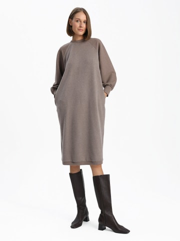 BGN Sweatkleid in Taupe