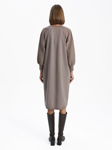 BGN Sweatkleid in Taupe