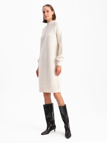 BGN Strickkleid in Creme