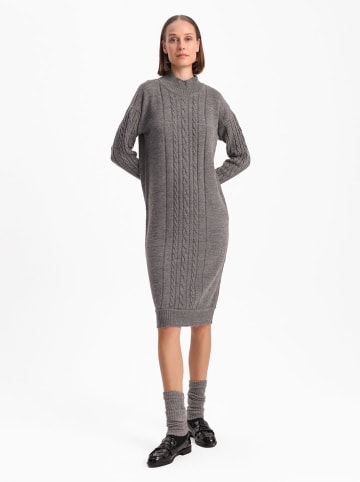 BGN Strickkleid in Grau
