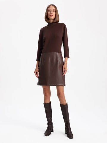 BGN Kleid in Braun