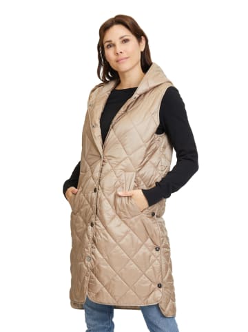 AMBER & JUNE Doorgestikte bodywarmer beige