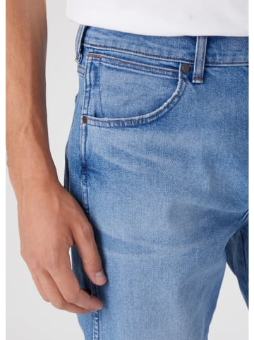 Wrangler Dżinsy - Regular fit - w kolorze błękitnym