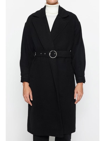 trendyol Wintermantel in Schwarz