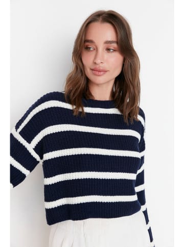trendyol Pullover in Dunkelblau/ Weiß