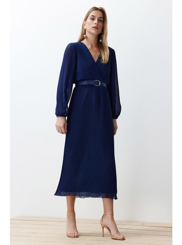 trendyol Kleid in Blau