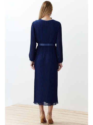 trendyol Kleid in Blau