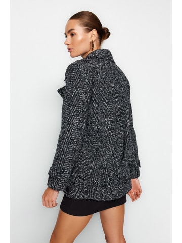 trendyol Wintermantel in Grau