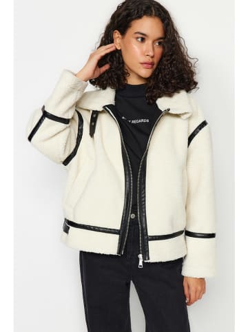 trendyol Fleecejacke in Creme/ Schwarz