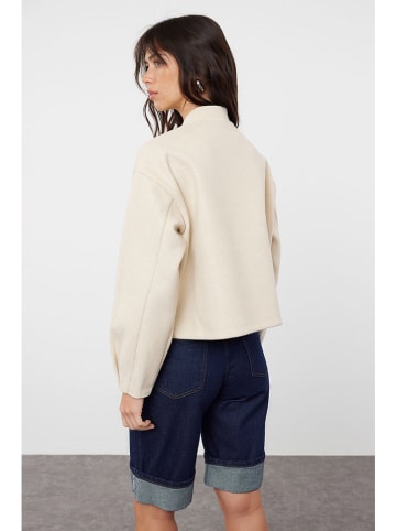 trendyol Bomberjacke in Creme