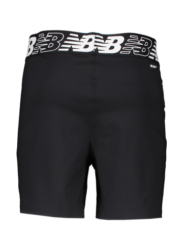 New Balance Trainingsshorts "Relentless" in Schwarz