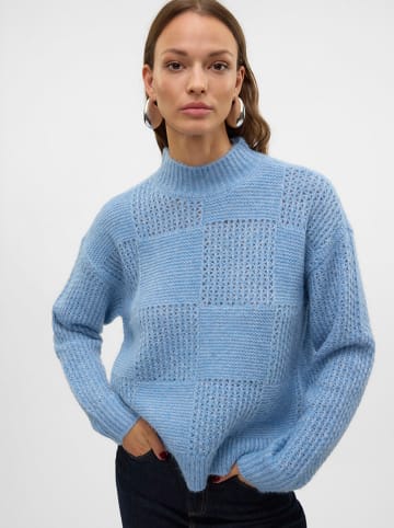 Vero Moda Sweter w kolorze błękitnym