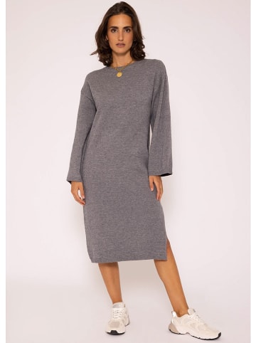 SASSYCLASSY Strickkleid in Grau