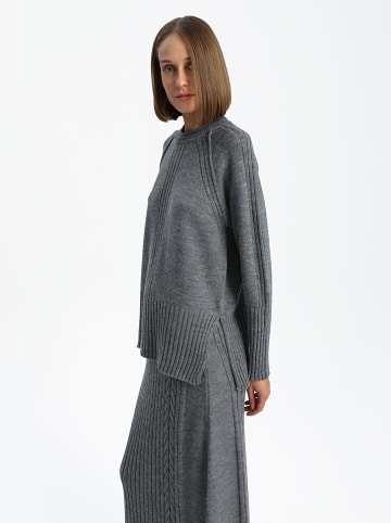 BGN Pullover in Anthrazit