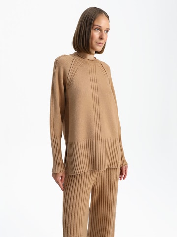 BGN Sweter w kolorze karmelowym