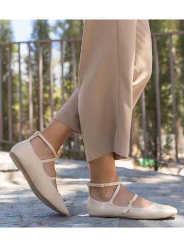 Bellucci Ballerinas in Beige