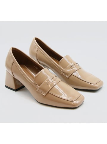 Belucci Pumps in Beige
