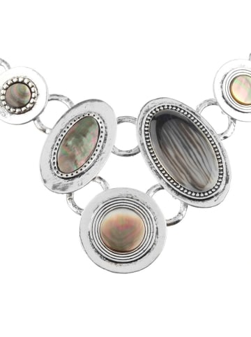 MENTHE À L'O Posrebrzany naszyjnik z elementami ozdobnymi - dł. 45 cm