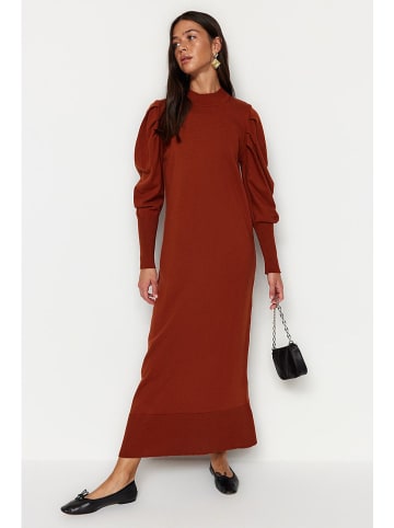 trendyol Kleid in Rotbraun
