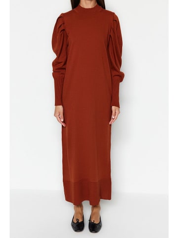 trendyol Kleid in Rotbraun