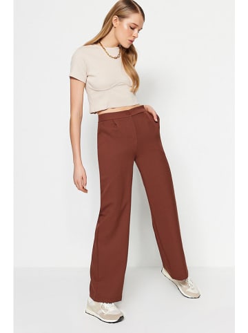 trendyol Marlenehose in Braun