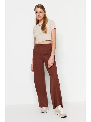trendyol Marlenehose in Braun