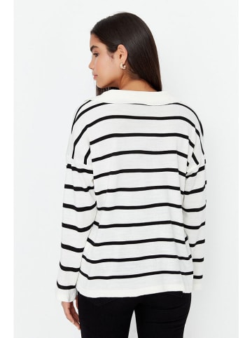 trendyol Pullover in Weiß/ Schwarz