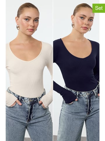 trendyol 2er-Set: Longsleeves in Creme/ Dunkelblau