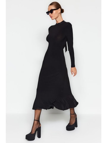 trendyol Kleid in Schwarz