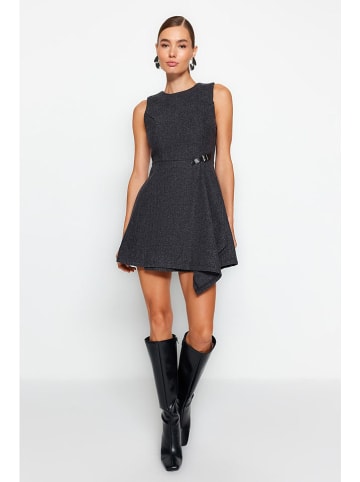 trendyol Kleid in Anthrazit