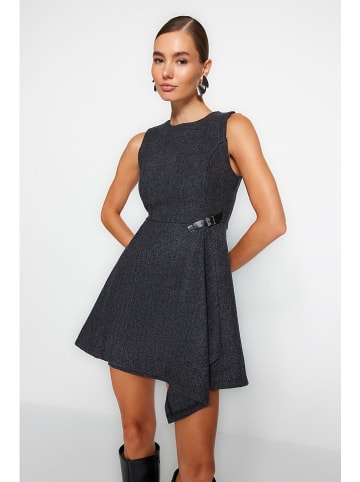 trendyol Kleid in Anthrazit