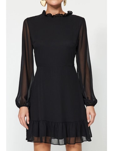 trendyol Kleid in Schwarz