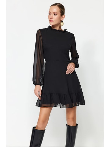 trendyol Kleid in Schwarz