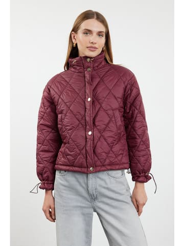 trendyol Steppjacke in Bordeaux