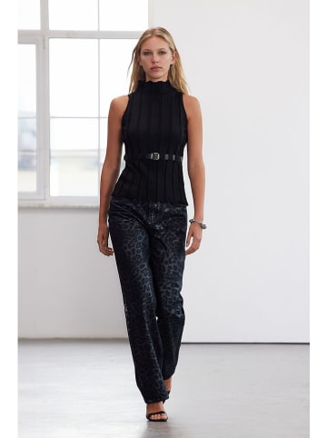 trendyol Top in Schwarz