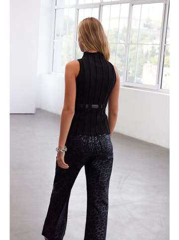 trendyol Top in Schwarz