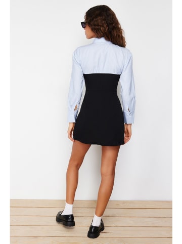 trendyol Kleid in Schwarz/ Hellblau