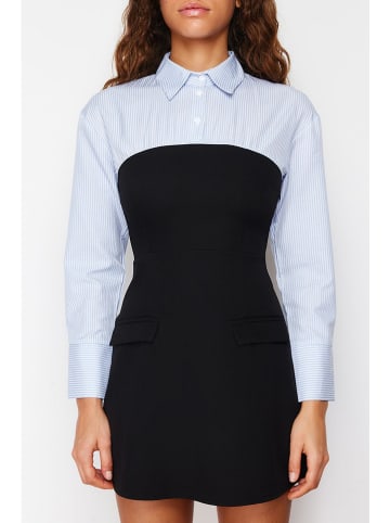 trendyol Kleid in Schwarz/ Hellblau