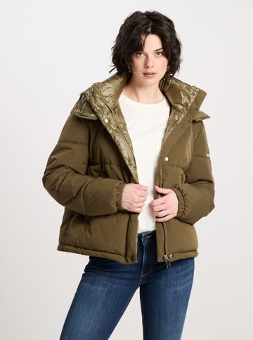 Cross Jeans Kurtka przejściowa w kolorze oliwkowym