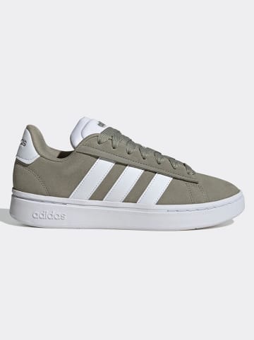 adidas Leder-Sneakers in Khaki/ Weiß