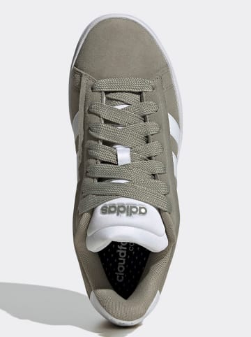 adidas Skórzane sneakersy w kolorze oliwkowo-białym